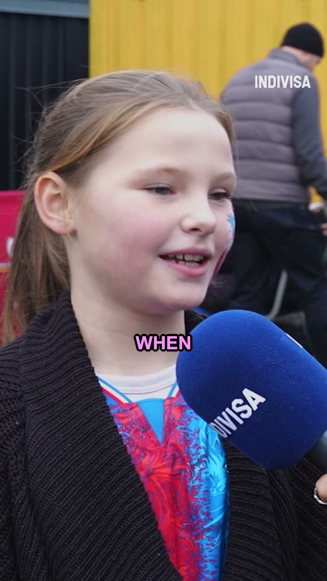 现出兴趣 现出兴趣